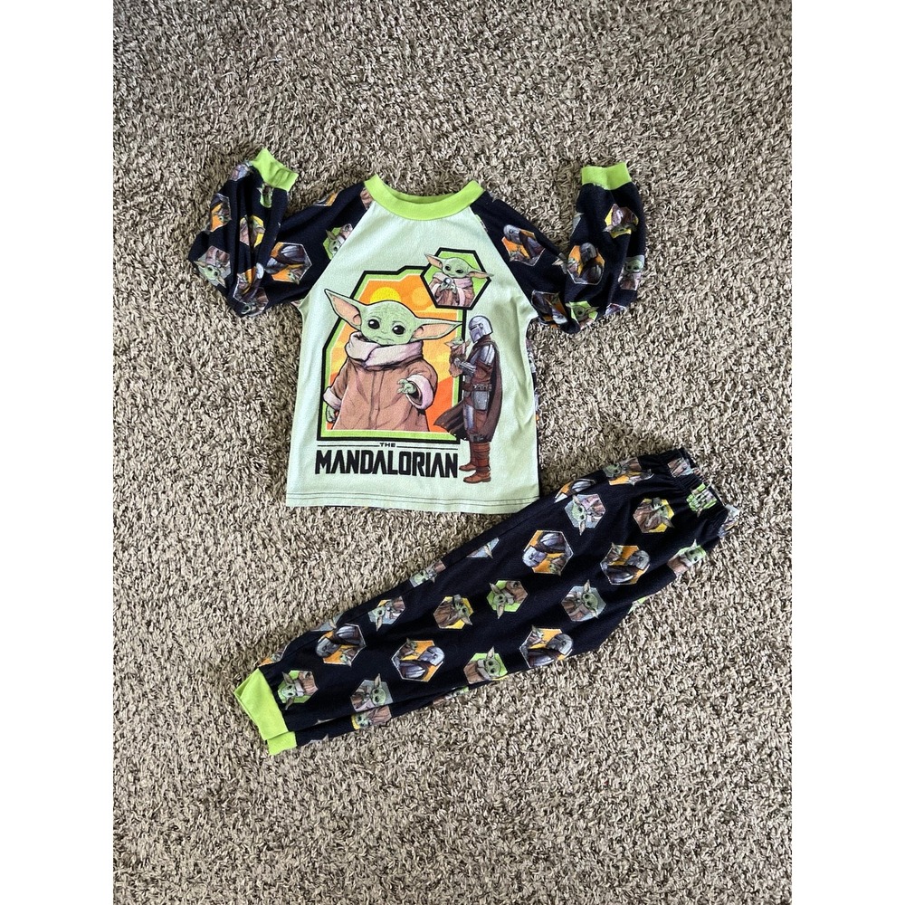 Star Wars‎ Boys "The Manalorian" Polyster Pajama set Size 4/5